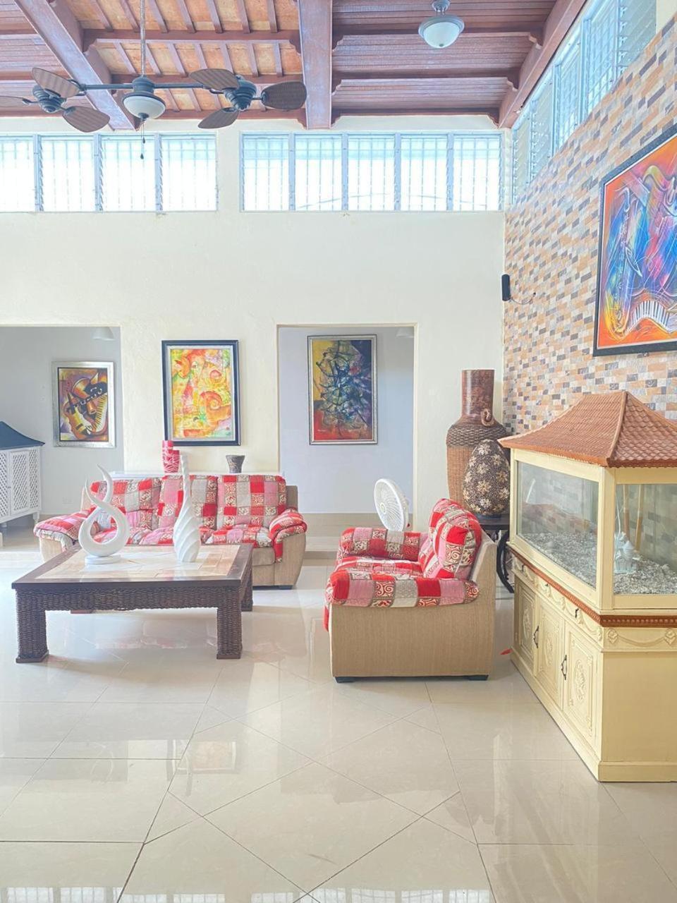 D' Franchesis Hostal Juan Dolio Ngoại thất bức ảnh